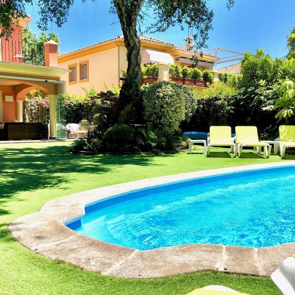 Golfers & Beach Villa with heated pool