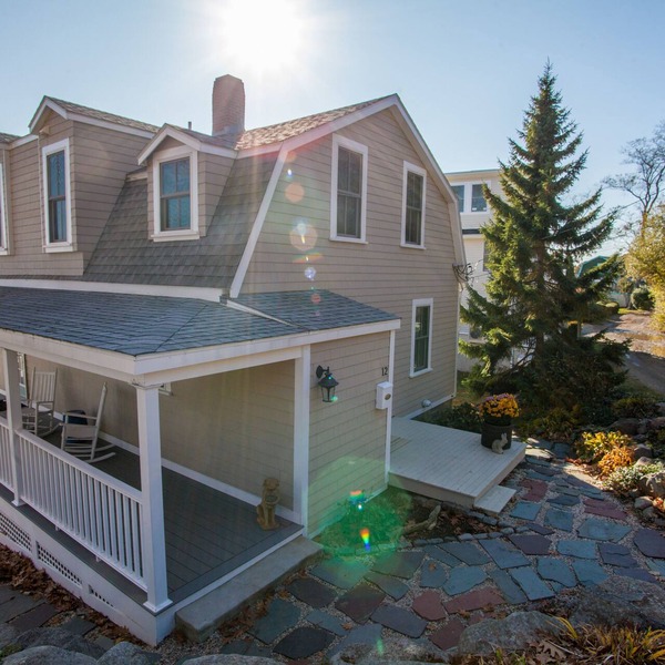 Good Harbor Beach House - walk to beach, close to restaurants and shopping!