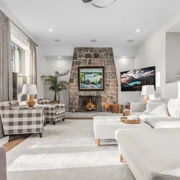 Gorgeous 100 acre Country Estate with swimming pool, tennis courts and much more