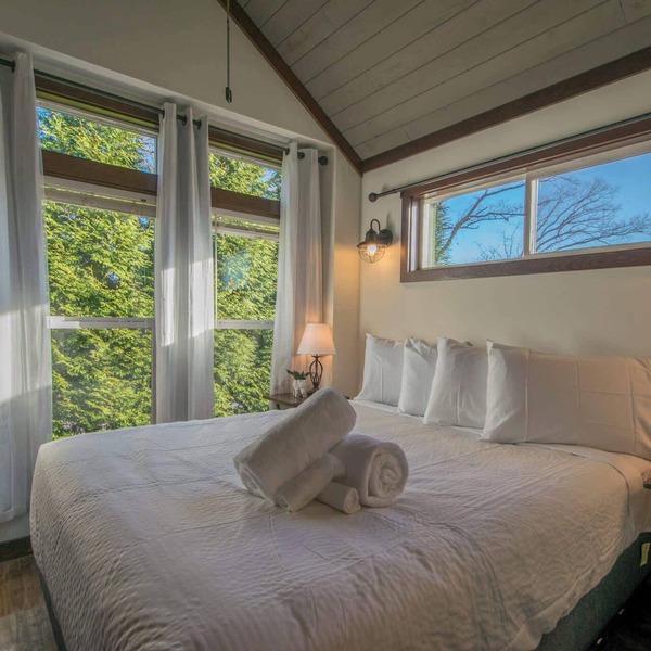 Gorgeous 1BR Tiny Home w/Pool | Bocce | Free Tix