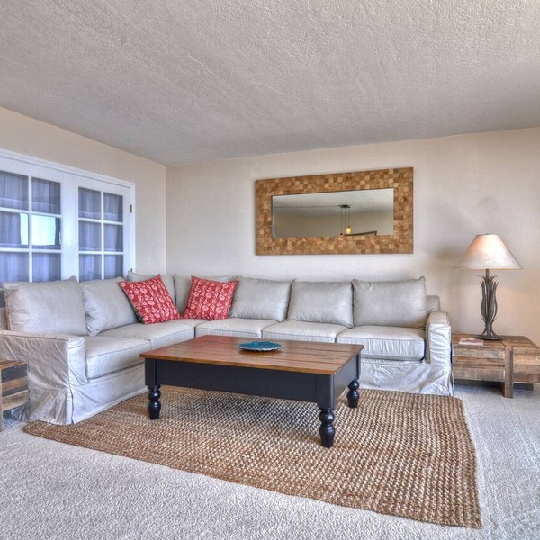 Gorgeous 2+Den! At the Pier/Beach! Panoramic Views!
