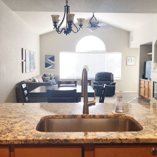 GORGEOUS 2BR, 2BA -20min to Denver/Boulder. POOL TONS 5 STAR REVIEWS POOL