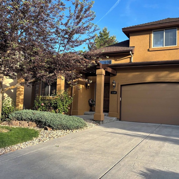 Gorgeous 3-bedroom Villa at the Banbury Golf Course subdivision.