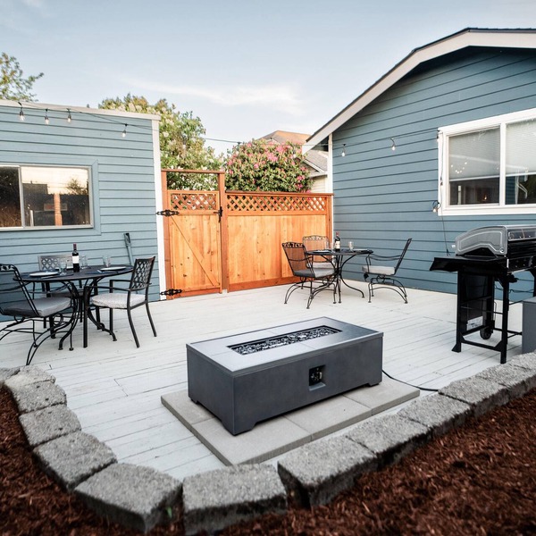 Gorgeous 4bd/3ba House w/AC 1 block from Light Rail