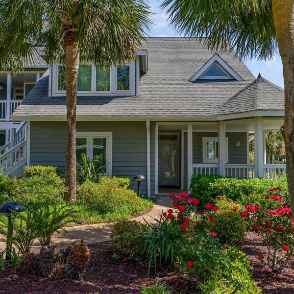 Gorgeous and spacious 4 bedroom villa - 8D Windermere by the Sea villa