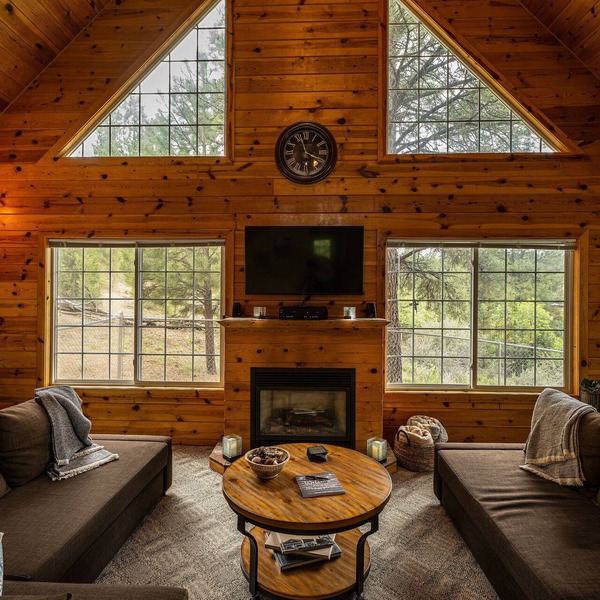 Gorgeous cabin getaway near Zion and Bryce Canyon National Park.
