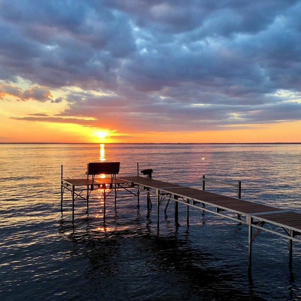 Gorgeous Lake Winnebago Sunsets with private backyard! Pet-friendly!