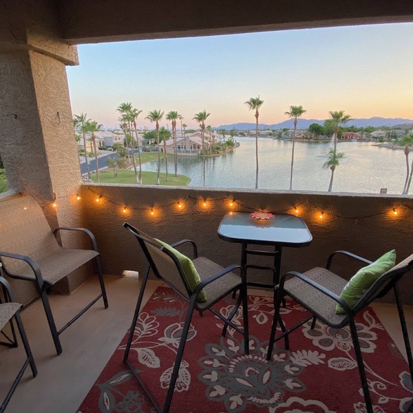 Gorgeous Lakeview Resort Style Condo