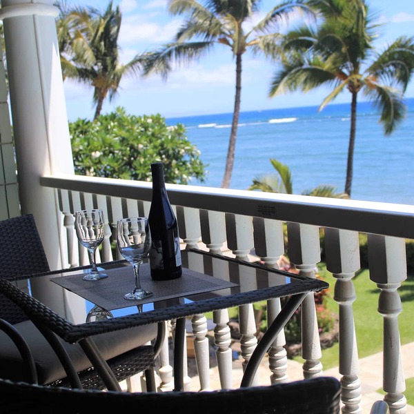 Gorgeous Oceanfront Studio at Lahaina Shores Beach Resort