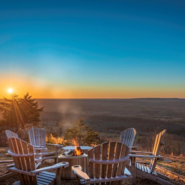 Gorgeous panoramic mountain views from the hot tub!