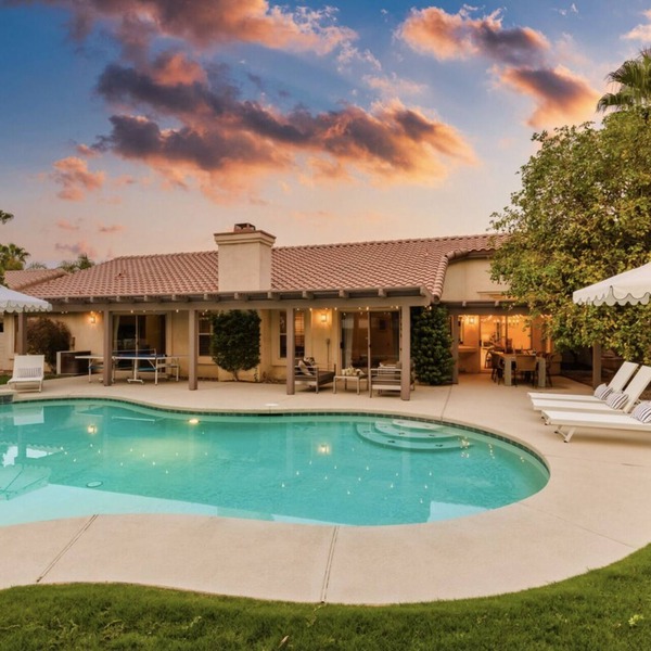 Gorgeous & Spacious La Quinta Home with heated pool/spa and a large backyard!