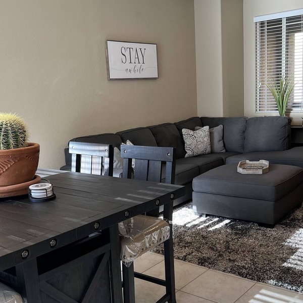 Gorgeous townhome steps from Gilbert Heritage District, restaurants, & nightlife