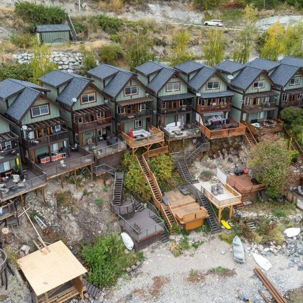 Gorgeous Waterfront cottage in sunny West Kelowna on Okanagan lake
