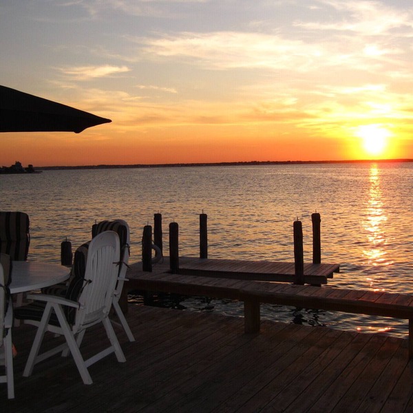 Gorgeous Waterfront Home with Spectacular Views! Book Your Getaway Now!