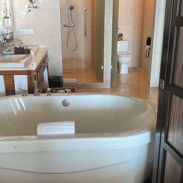 GRAND LUXXE 2ch VILLA 278 m2 16 parties GOLF TENNIS GYM SPA 2 MASSAGES INCLUDED