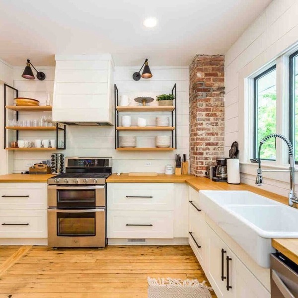 Great backyard with firepit, Sleeps 14!