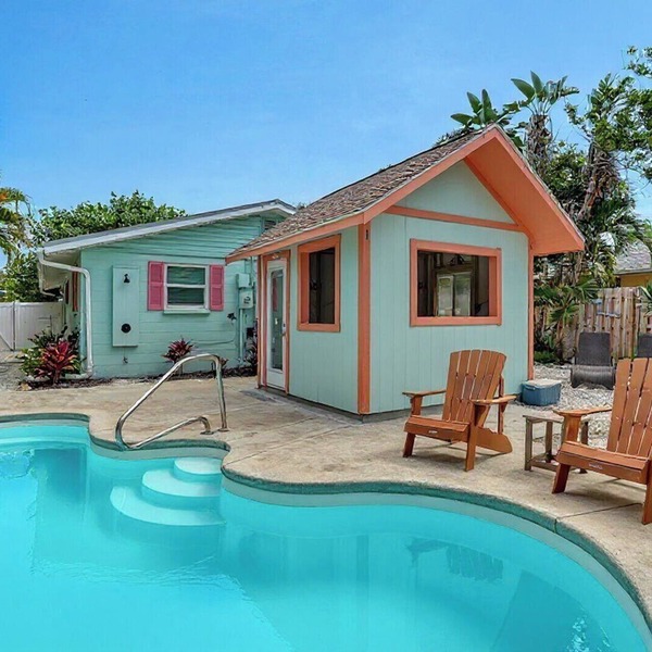 GREAT COTTAGE w/Heated Pool, Dog- See Note - Allowed | Prime Beach Location | Dog-Friendly | Sleeps 6 | Steps to Beach, Dining.