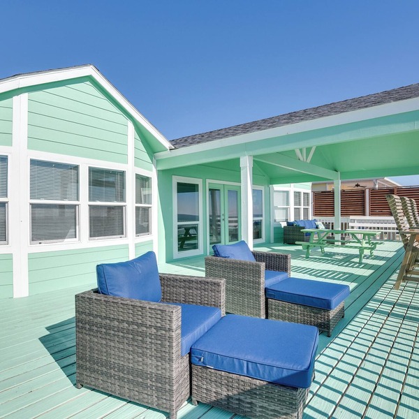 Great for Groups: Oceanfront Surfside Beach Home!