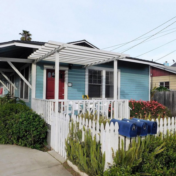 Great house to walk to the beach