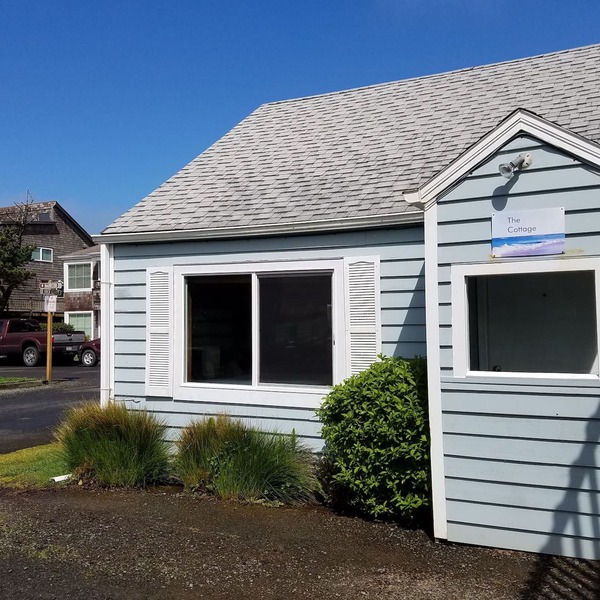 Great location 100 yards to the beach! Ocean View from upstairs room!