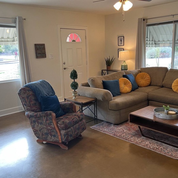 Great Location! Easy access to, well, Everywhere! nKing and Queen Bed.