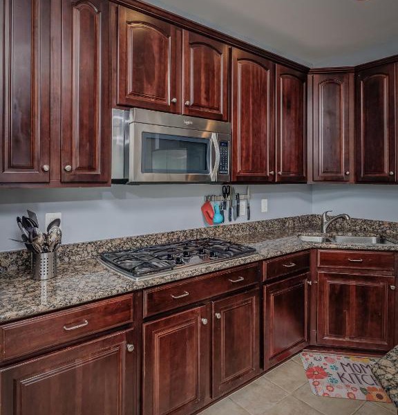 Great Location with 2 King beds 2 queen beds