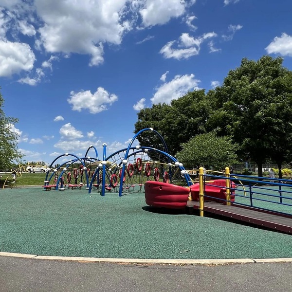 Great Relaxing Overnight Stay! 4 Family-friendly units. Near Buffalo Ridge Park