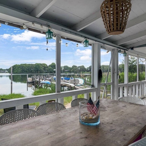 Great Sag Harbor Cottage on the Water Bay views