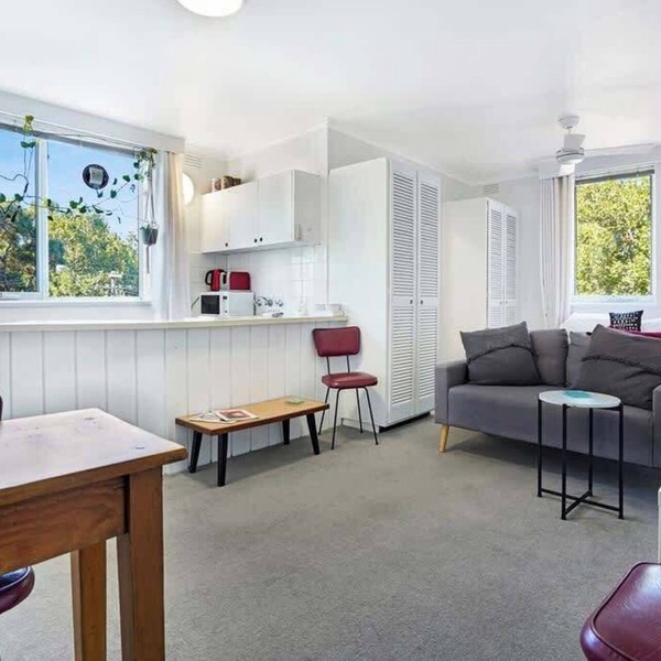 Great Things Come in Small Packages - Fitzroy Apt