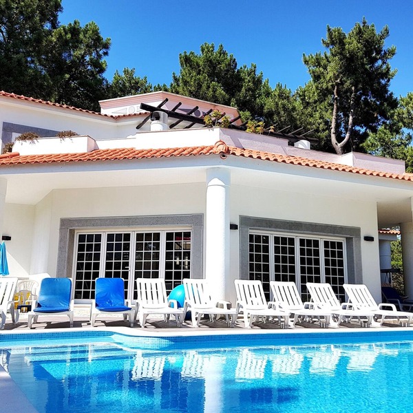 Great villa within Golf Resort, Pool,next to fantastic Beaches (Lisbon-Portugal)