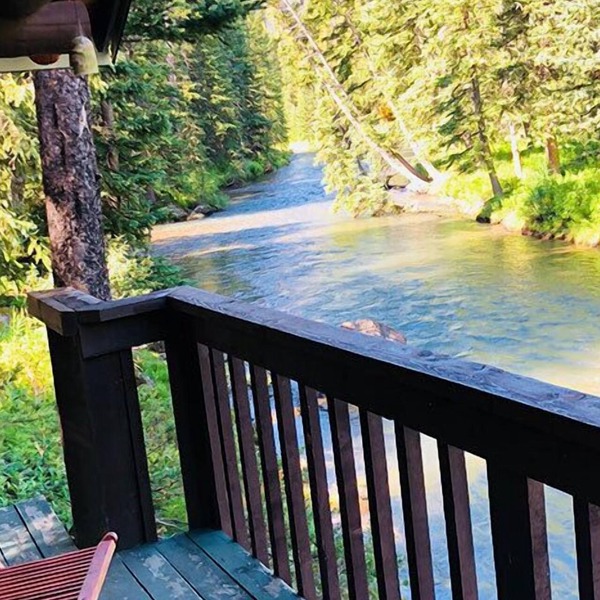 Grizzly Lodge
