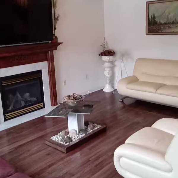 Group-Friendly 5BR 3.5BA Yard, Parking, Jacuzzi