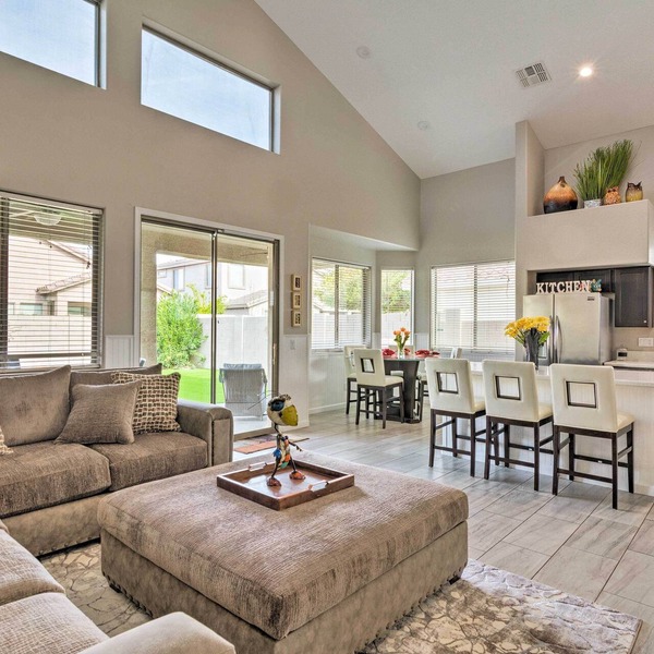 Group Fun in Glendale! Getaway w/Private Pool