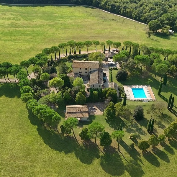 Group Retreat in Tuscany between Siena and Florence with Pool – Historic Borgo