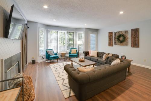 Groups Welcome! Condo ~ 1 Mi to Wintergreen Resort