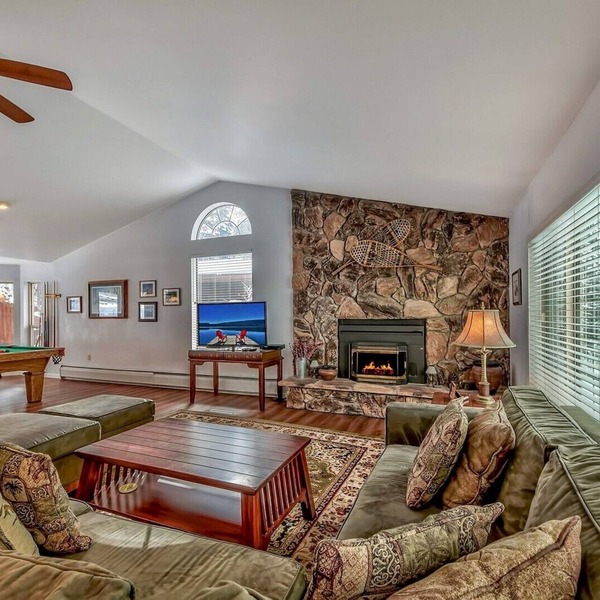 GS115-Pool Table, Hot Tub & Close to Casinos/Beach