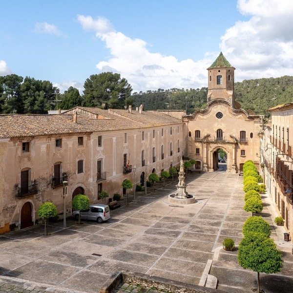 Guest House 'L'Abadia De Santes Creus' with Mountain View, Private Pool and Wi-Fi