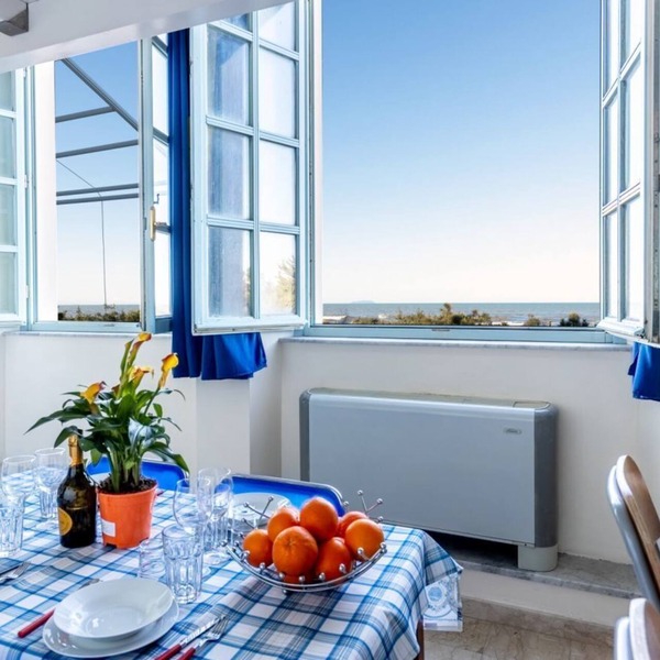 GuestHost - Charming 50 sqm apartment, located on the 1st floor of a modern building (with lift), for 4 people and equipped with a shared swimming pool (for a fee) and free private parking space.The property is located in Calambrone, with direct access t
