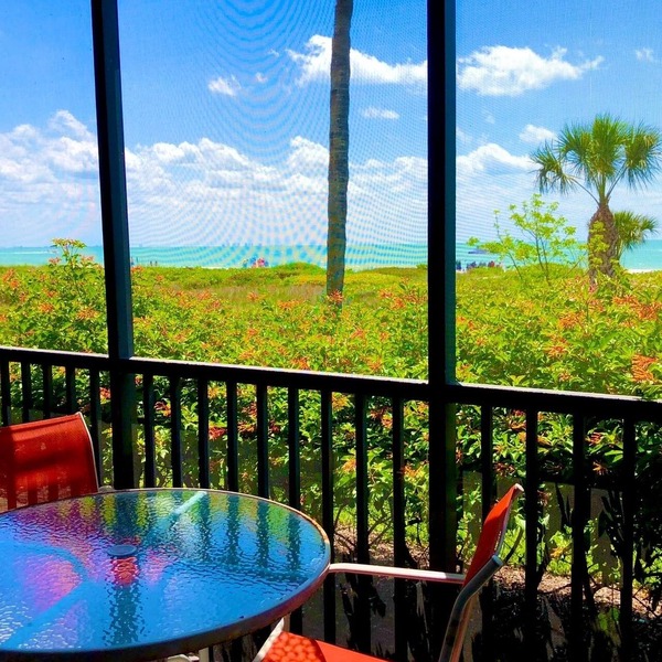 Gulf-Front: Dreamy Views, Renovated, Steps from Beach