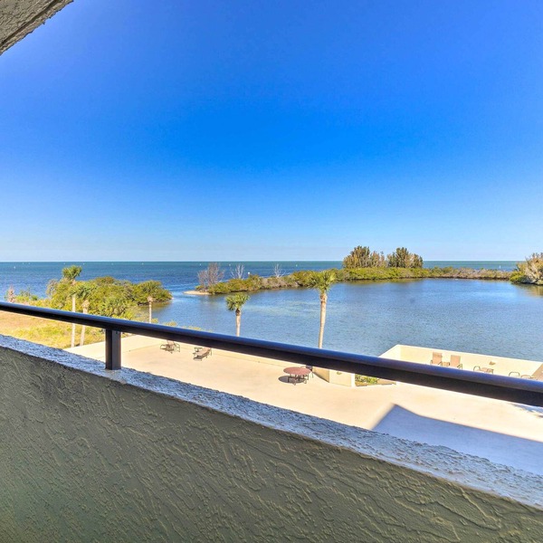 Gulf Front Hudson Condo w/ Pool Access & Views!