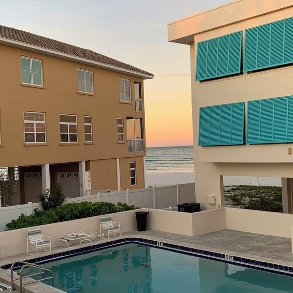 Gulf side! No crossing the street to get to the beach! COQUINA BEACH CLUB 109