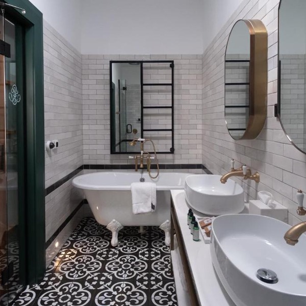 HAGLEY PARK EAST RESIDENCE