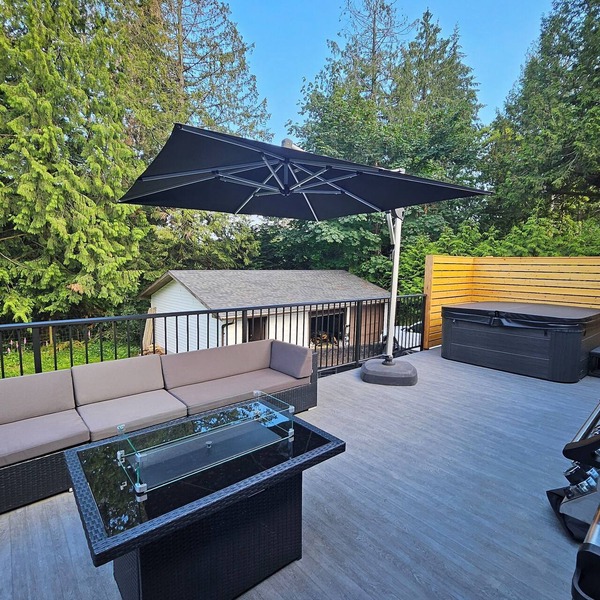 Halfmoon Bay Hideaway Top Suite