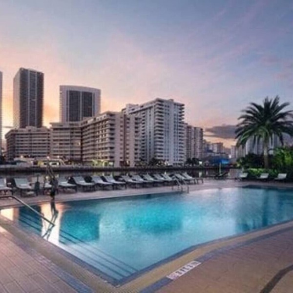 Hallandale Beach Access Condo Resort Amenities