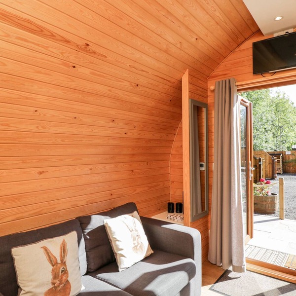 Halmore Pod