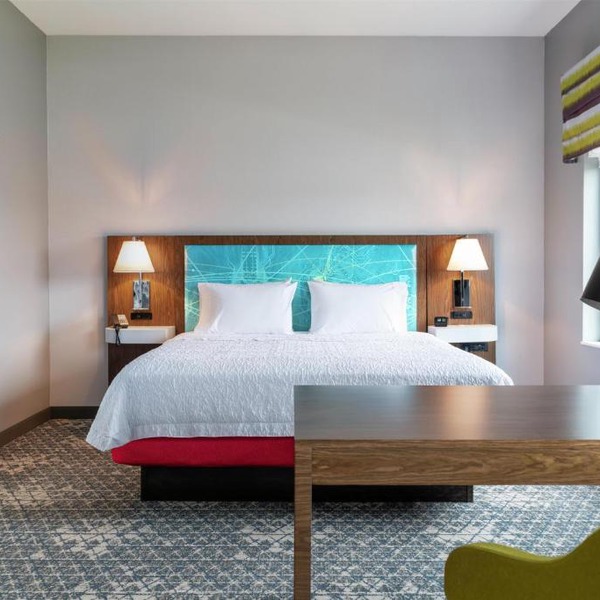 Hampton Inn & Suites Pittsburgh New Stanton PA