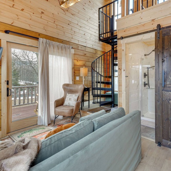 Handcrafted Tiny Home, Near Dtwn Boone