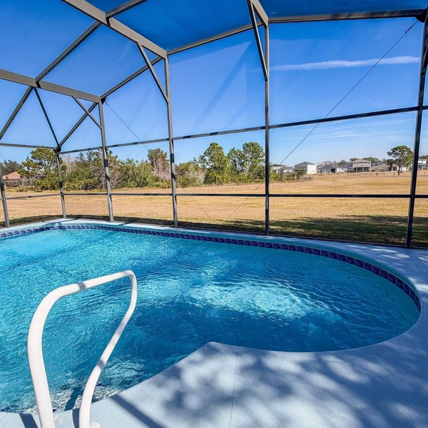 Handicap Accessible Pool Privacy Quiet Neighborhood
