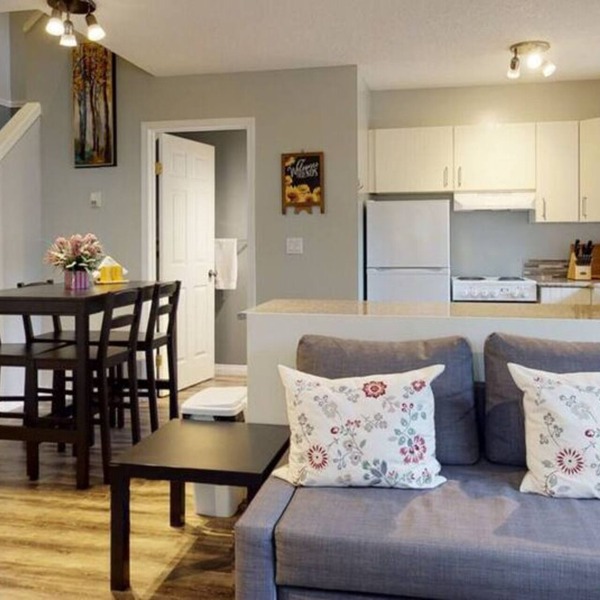 HARMONY HEIGHTS - TWO LEVEL TOWNHOUSE - HOT TUB & FIRE PIT