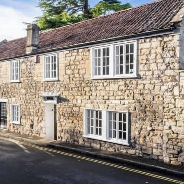 Hatfield Cottage, Bath - 3-bed | private garden